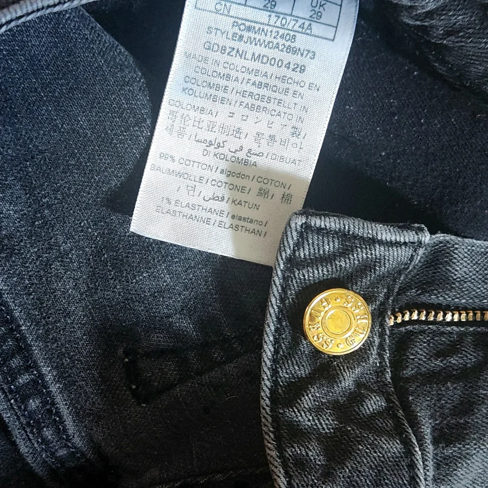 Guess Women's Black Jeans - Picture 3 of 7